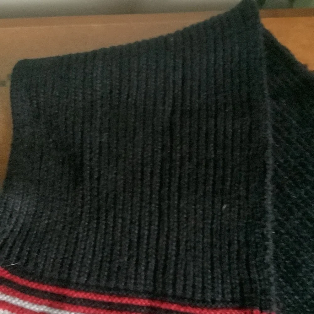 Fownes NWT Black Rectangular Winter Scarf with Striped Ends